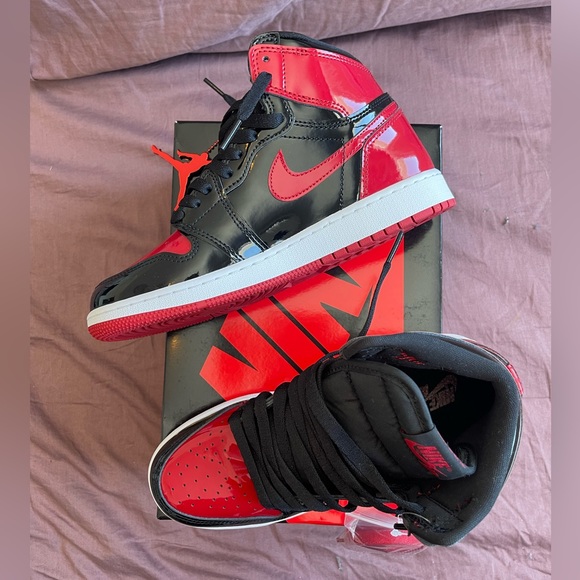 Jordan 1 Bred Patent size 6Y - Picture 2 of 2